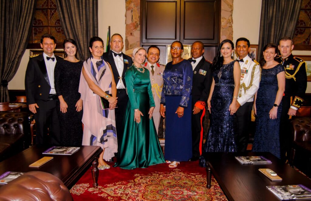 MILITARY Diplomacy THE MILITARY ATTACHÉ AND ADVISORY CORPS CEMENTING COOPERATION AMONG   MEMBERS AND SANDF AT THE (MAAC) 2022 ANNUAL BALL