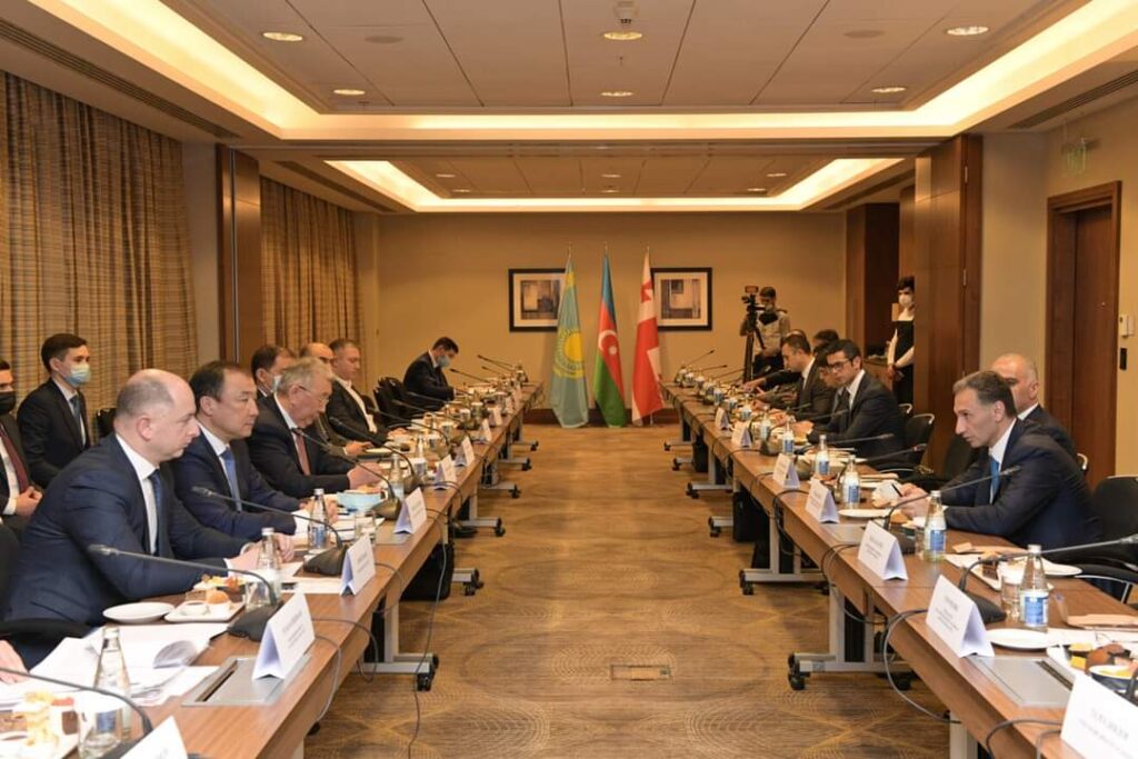 KAZAKHSTAN AND AZERBAIJAN TO INTENSIFY CARGO TRANSPORTATION ALONG TRANS-CASPIAN ROUTE