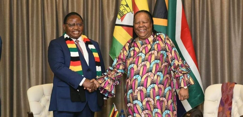 Dr. Naledi Pandor hosts the Minister of Foreign Affairs and International Trade of the Republic of Zimbabwe, Mr Frederick Shava, 